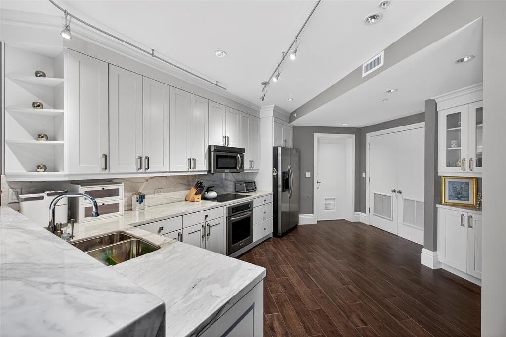 455 E Palmetto Park Rd #2E - Photo 5 of 50