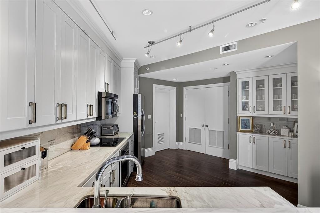 455 E Palmetto Park Rd #2E - Photo 6 of 50