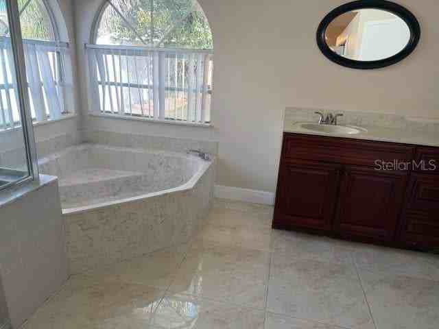 2419 Rolling Broak Dr - Photo 5 of 18