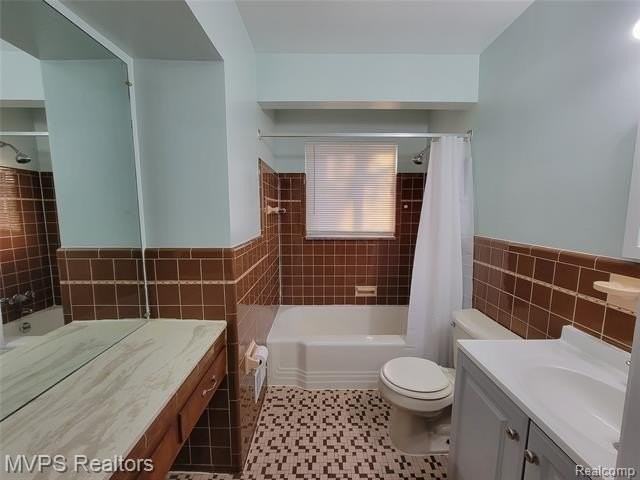 18508 Holland Ave - Photo 5 of 11
