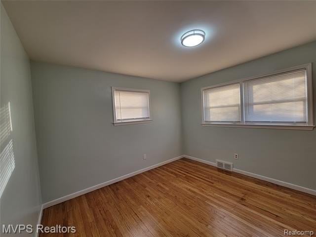 18508 Holland Ave - Photo 7 of 11