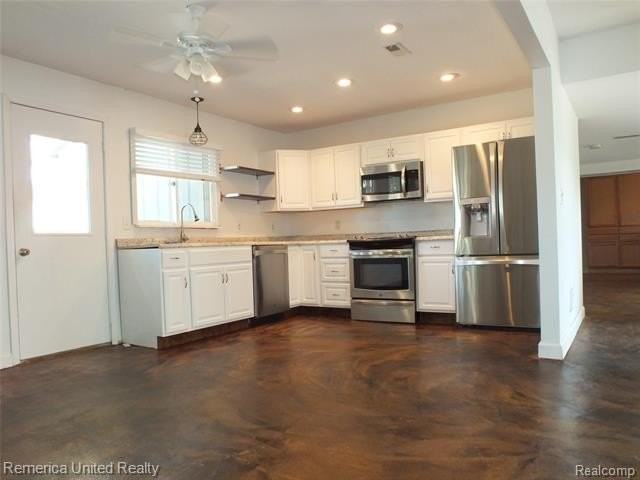 23861 Longacre St - Photo 5 of 14