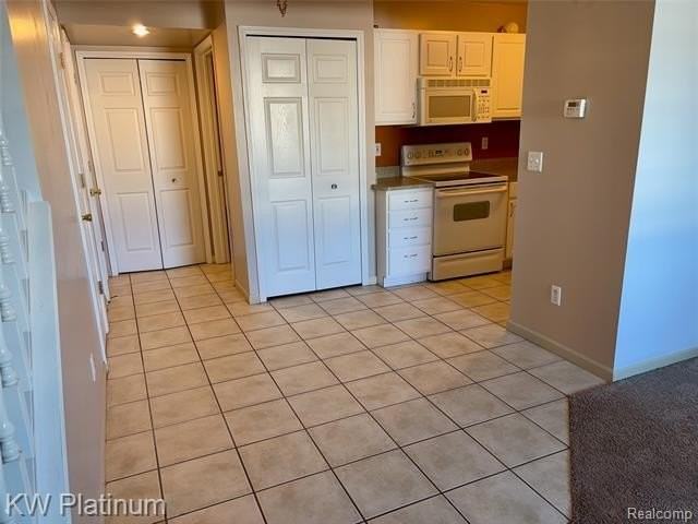 29762 Beverly Ln - Photo 4 of 12