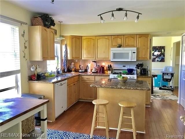 2790 Green Valley Dr - Photo 5 of 11