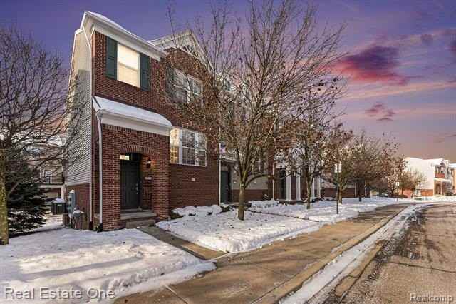 27999 Middleton Dr - Photo 2 of 25