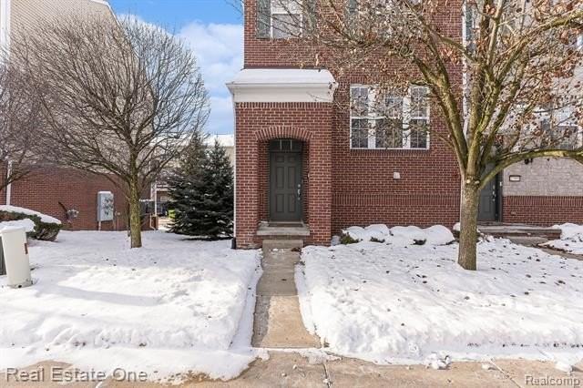 27999 Middleton Dr - Photo 3 of 25