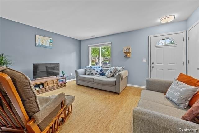 1570 Streamwood Ct - Photo 6 of 25