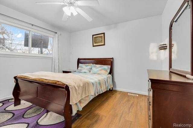 1564 Moulin Ave - Photo 6 of 12