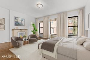 featured image of 121 E 61st St