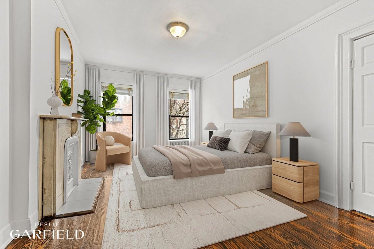 121 E 61st St - Photo 7 of 10