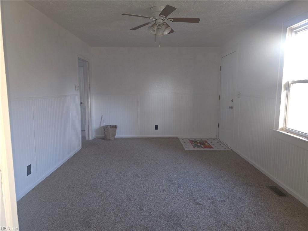 4722 Shafer St - Photo 3 of 10