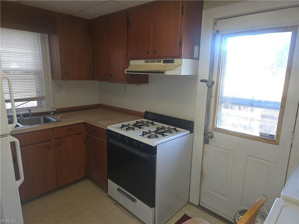 4722 Shafer St - Photo 7 of 10