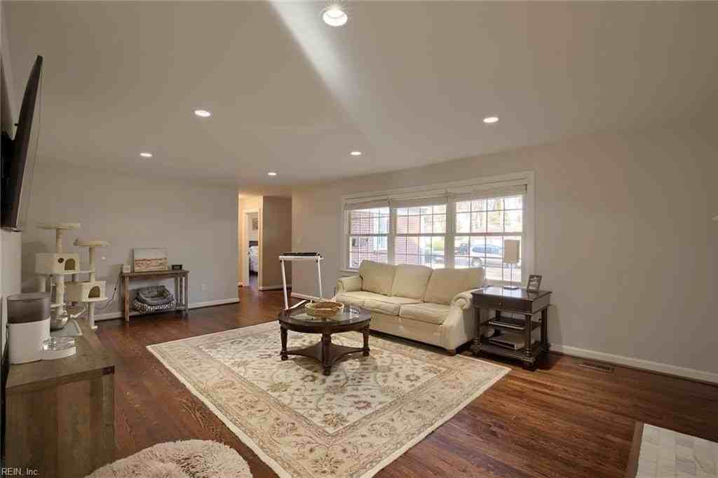 9 Terrell Rd - Photo 5 of 28