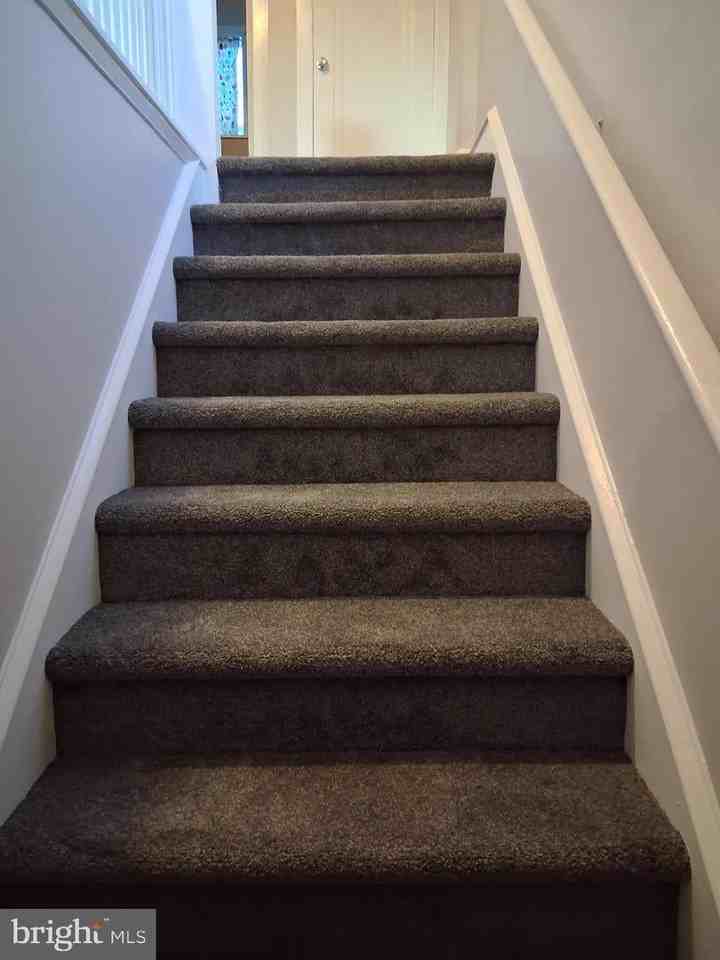 223 S Grand St - Photo 2 of 10