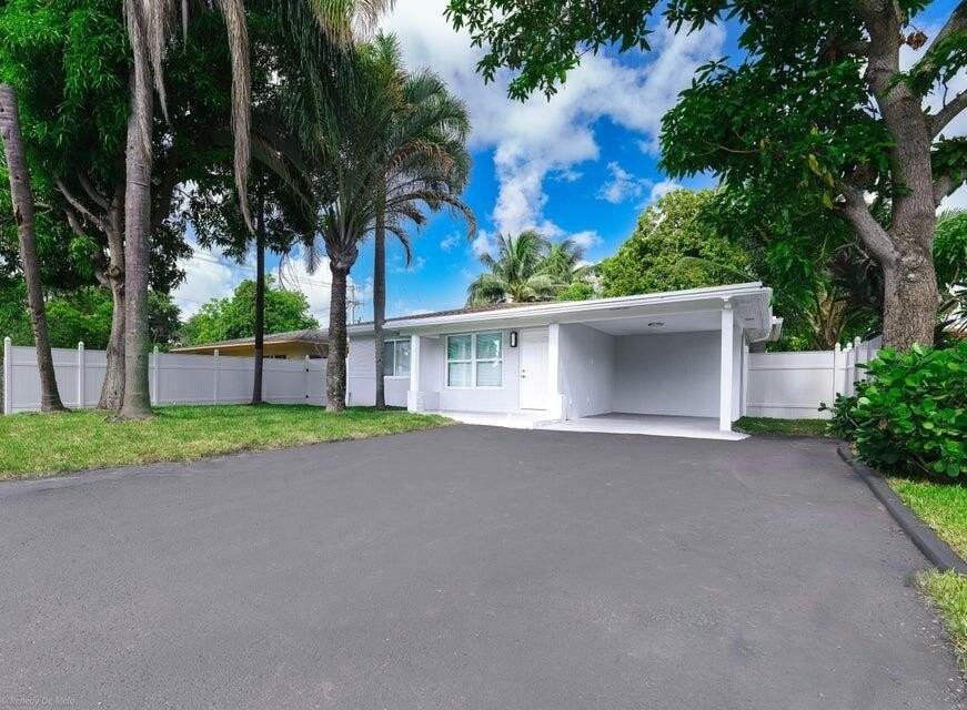 1405 Nw 7th Ter - Photo 3 of 31