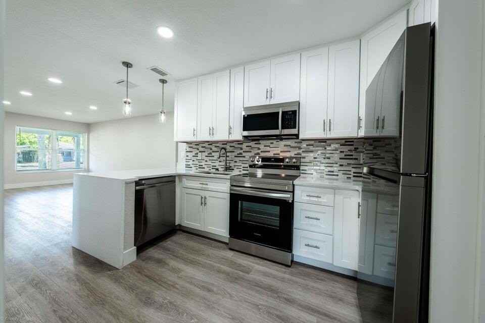 1405 Nw 7th Ter - Photo 5 of 31