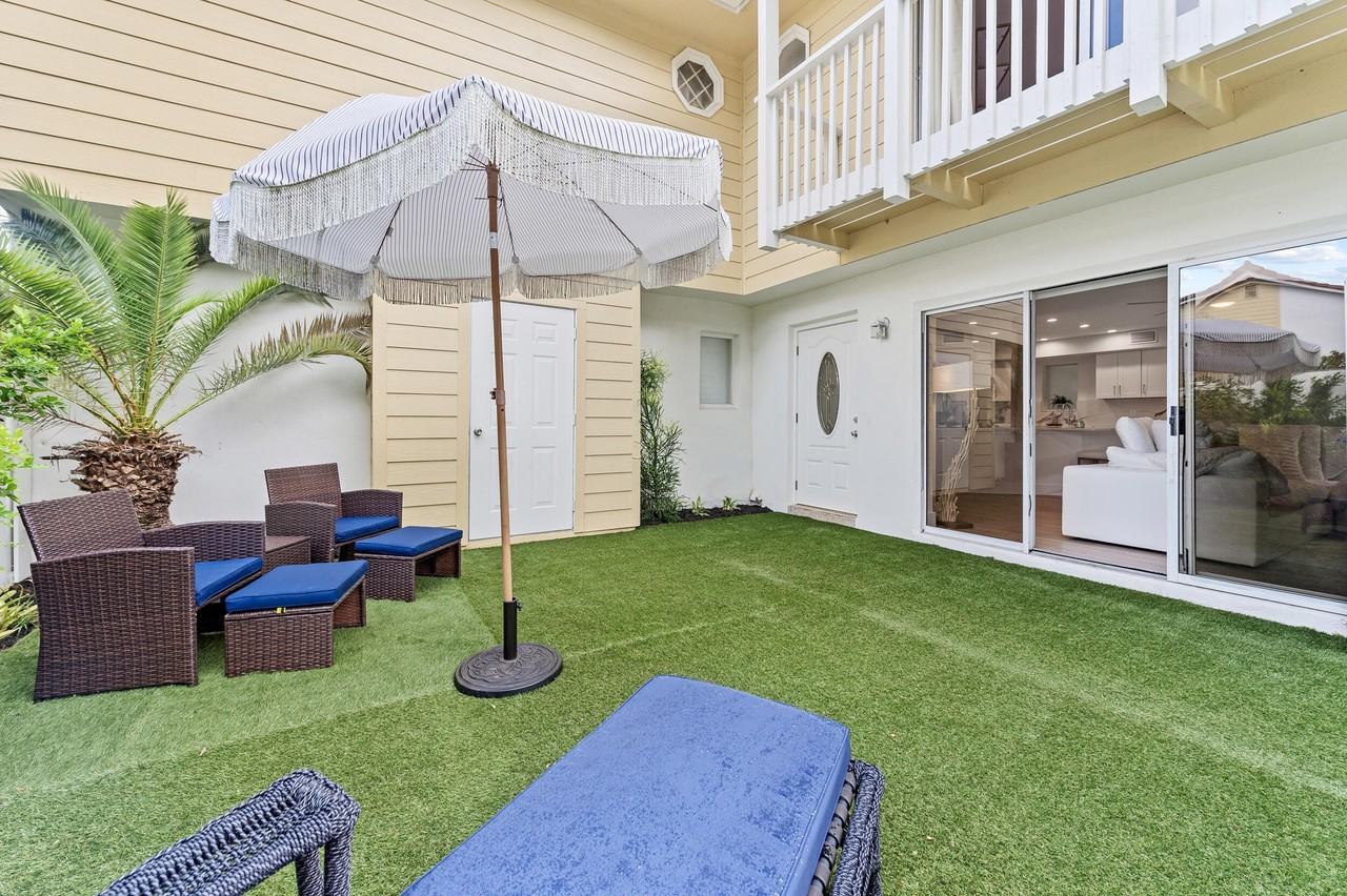 288 Seabreeze Cir - Photo 3 of 36