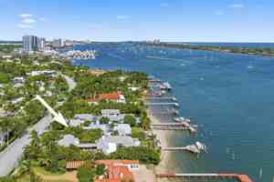 featured image of 3208 N Flagler Dr