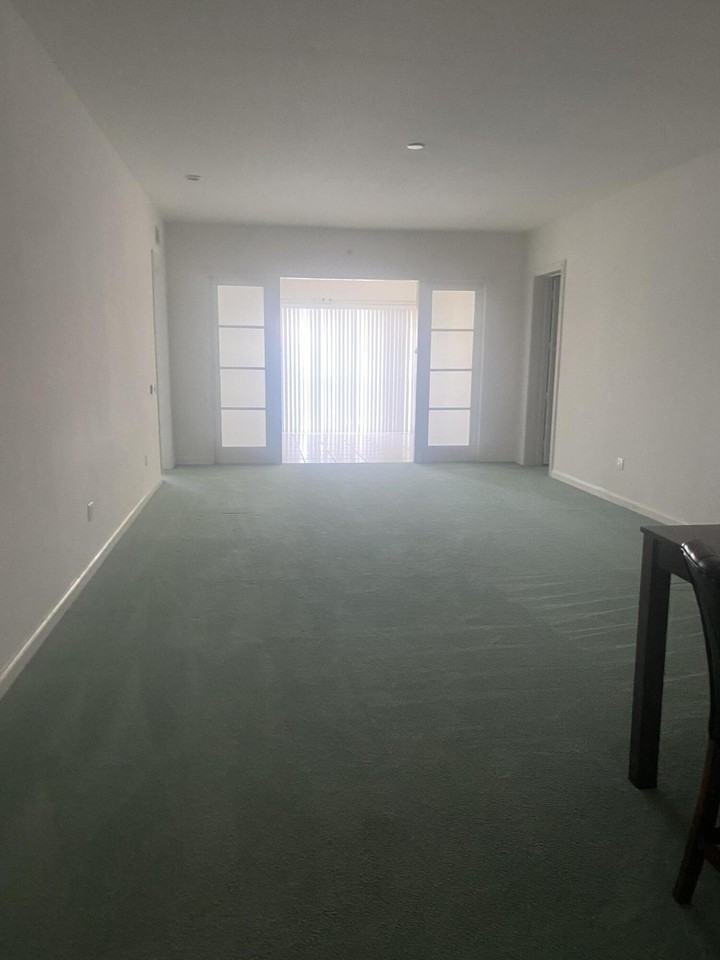 1 Harbour Isle Ph01 Drive E #1 - Photo 3 of 7