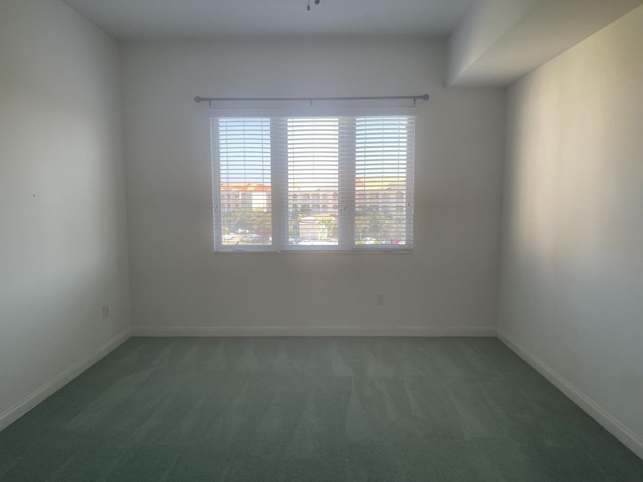 1 Harbour Isle Ph01 Drive E #1 - Photo 4 of 7