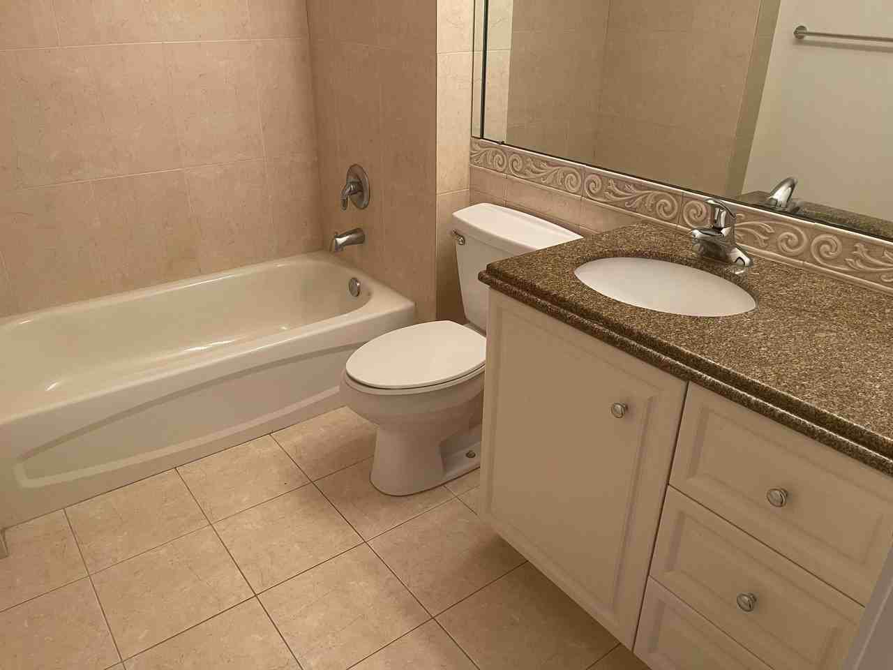 1 Harbour Isle Ph01 Drive E #1 - Photo 6 of 7