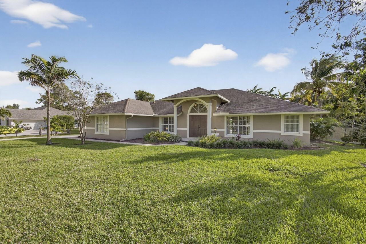 11646 63rd Ln N - Photo 3 of 50