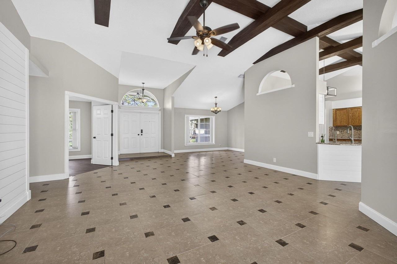 11646 63rd Ln N - Photo 6 of 50