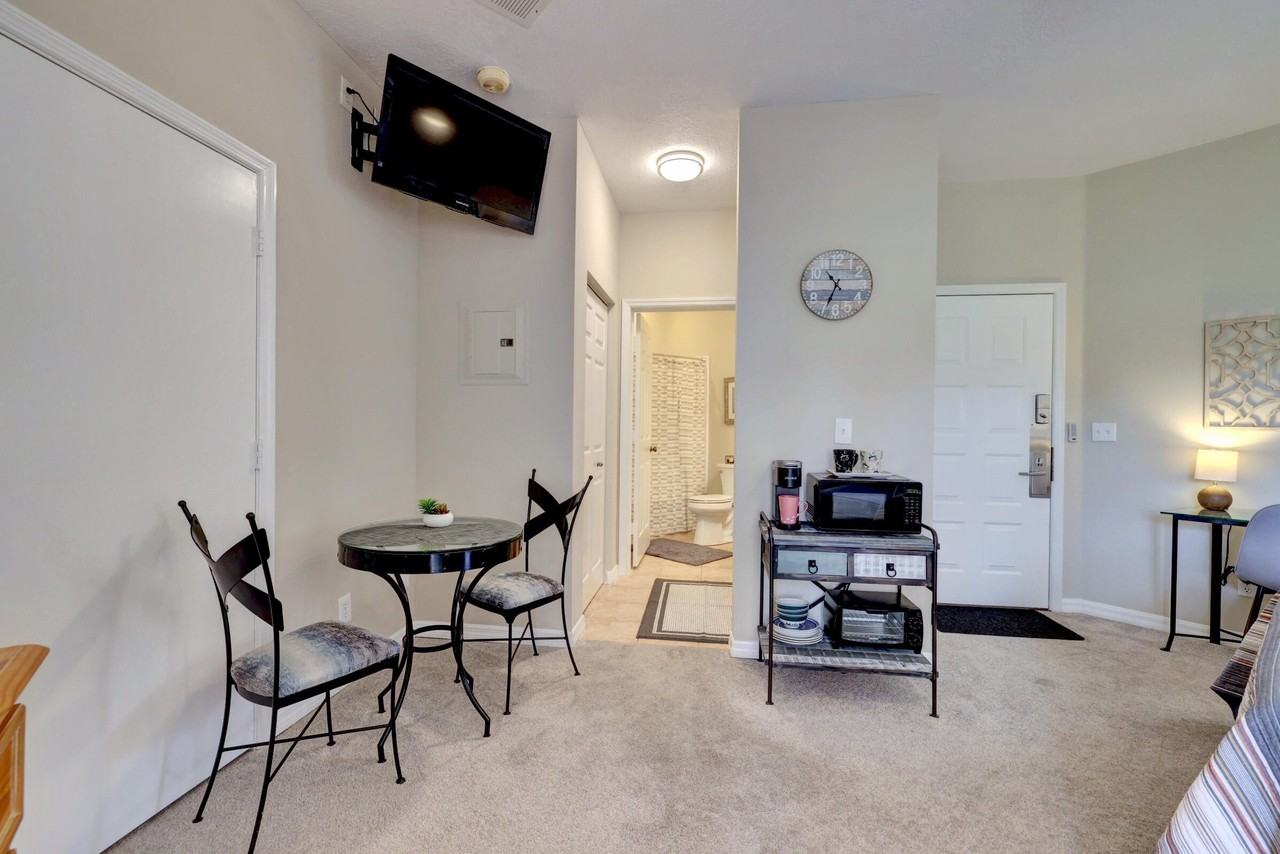 9813 Perfect Dr #B - Photo 5 of 44