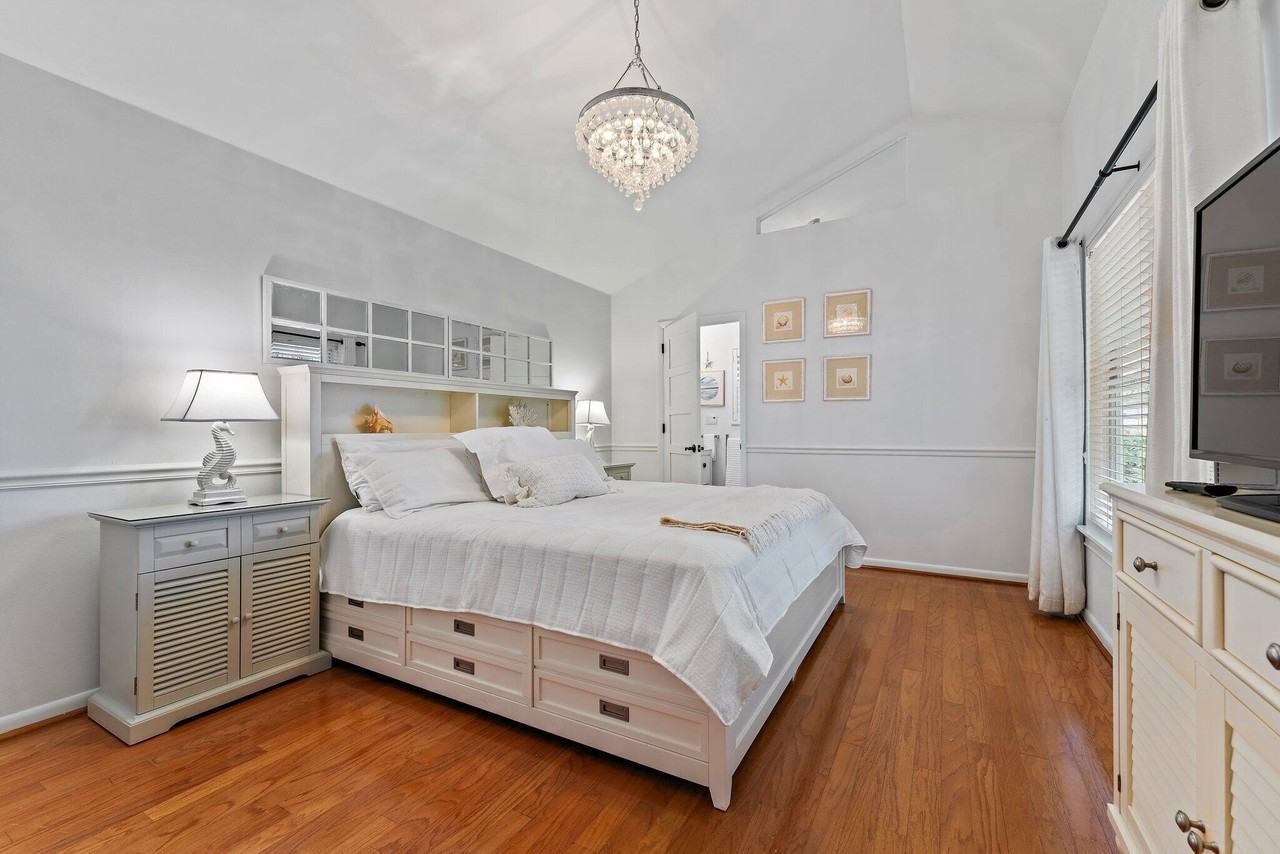 460 Sunrise Way - Photo 7 of 50