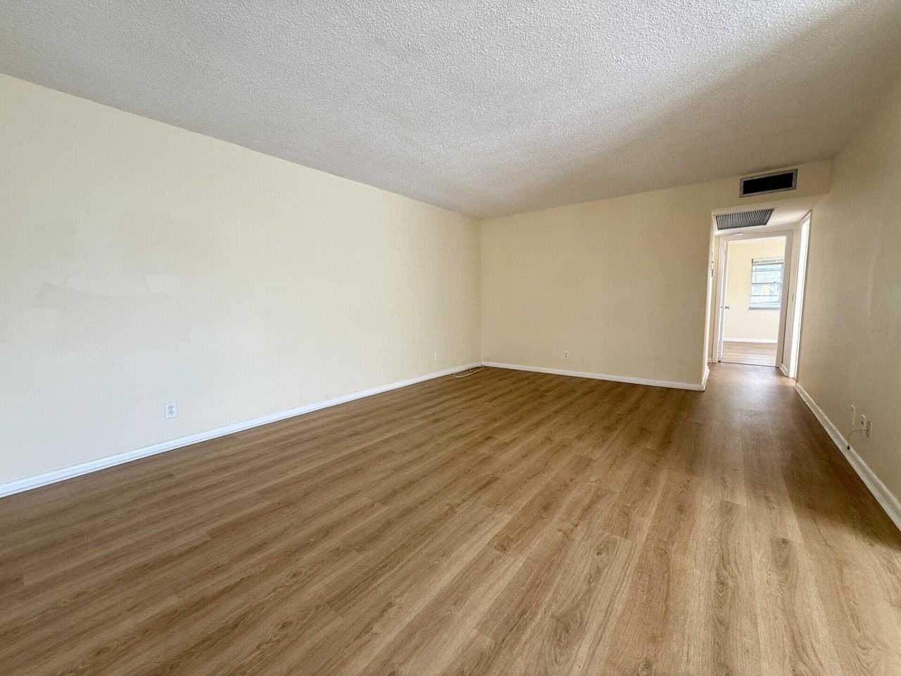 241 Sheffield J - Photo 7 of 20