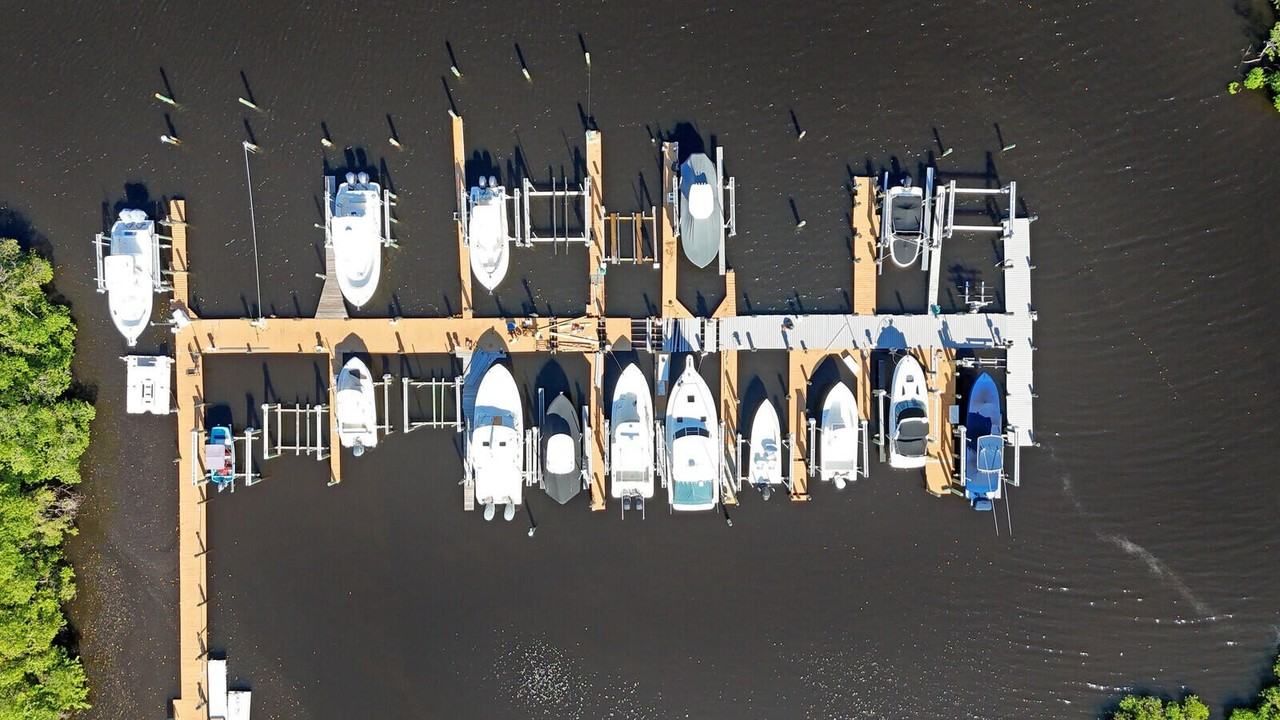 8951 Se Marina Bay Dr - Photo 2 of 50