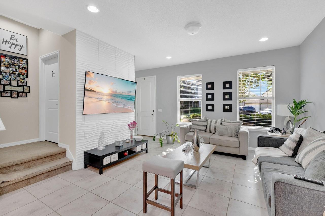 5120 Caspian St - Photo 4 of 30