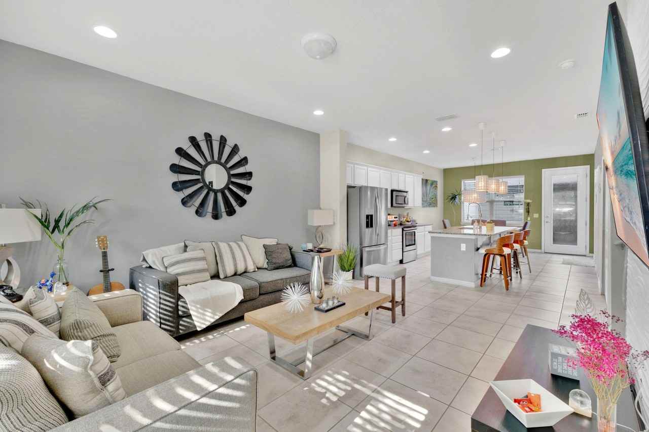 5120 Caspian St - Photo 5 of 30