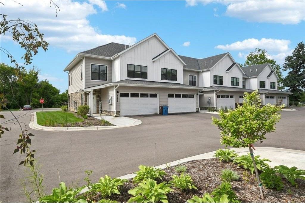 4750 Ironwood Cir - Photo 4 of 49