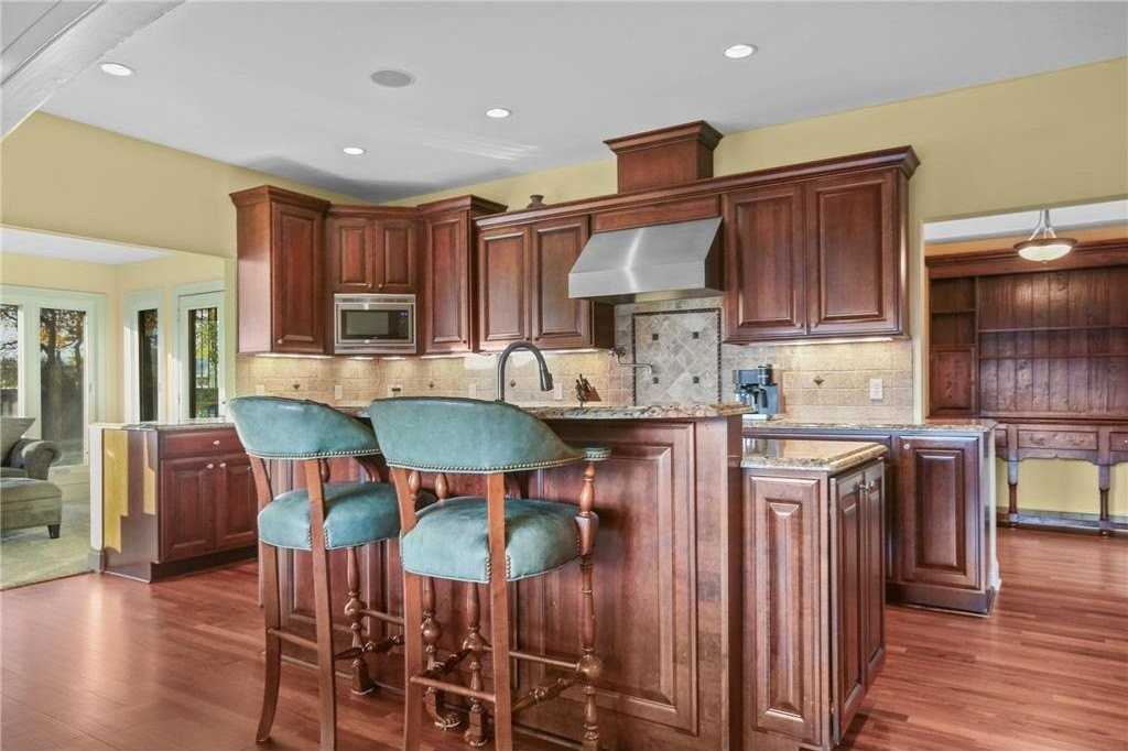 5604 Sherwood Ave - Photo 2 of 41