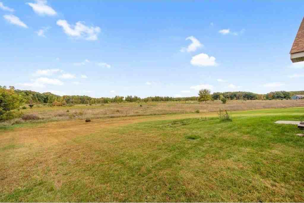 722 Hilltop Ln - Photo 2 of 28