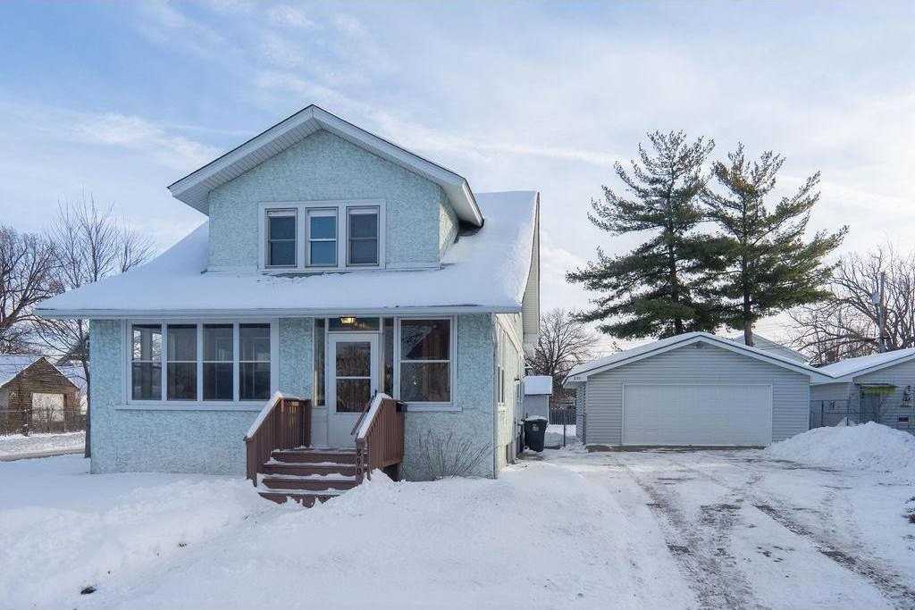 890 Arkwright St - Photo 2 of 25