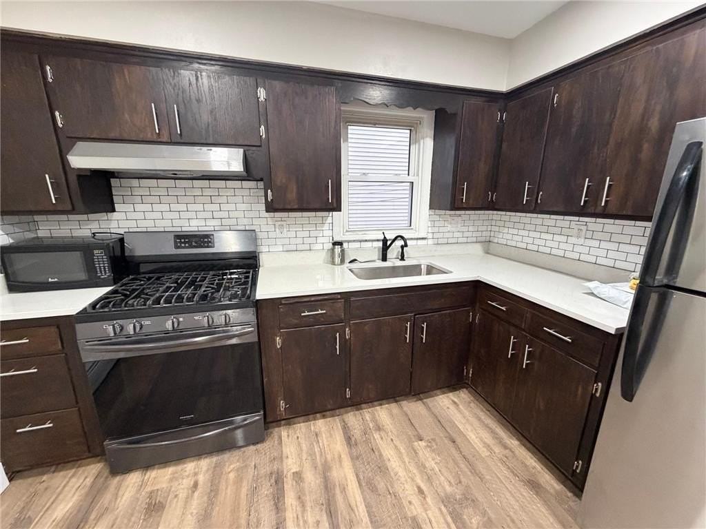 212 42nd Ave Ne - Photo 5 of 14