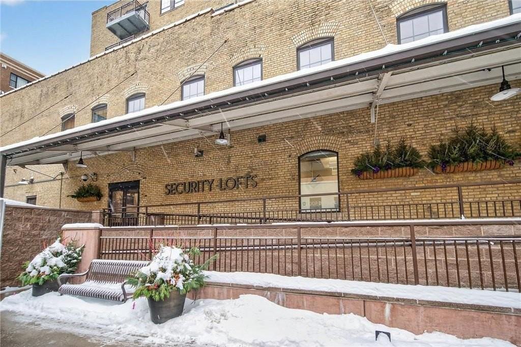 404 Washington Ave N #205 - Photo 4 of 34