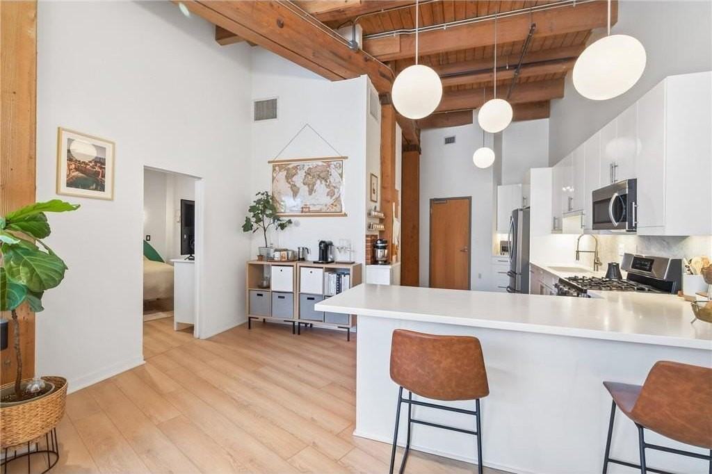 404 Washington Ave N #205 - Photo 5 of 34