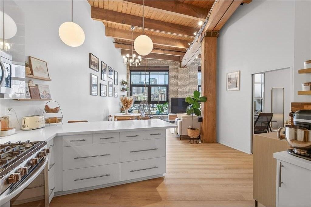 404 Washington Ave N #205 - Photo 7 of 34