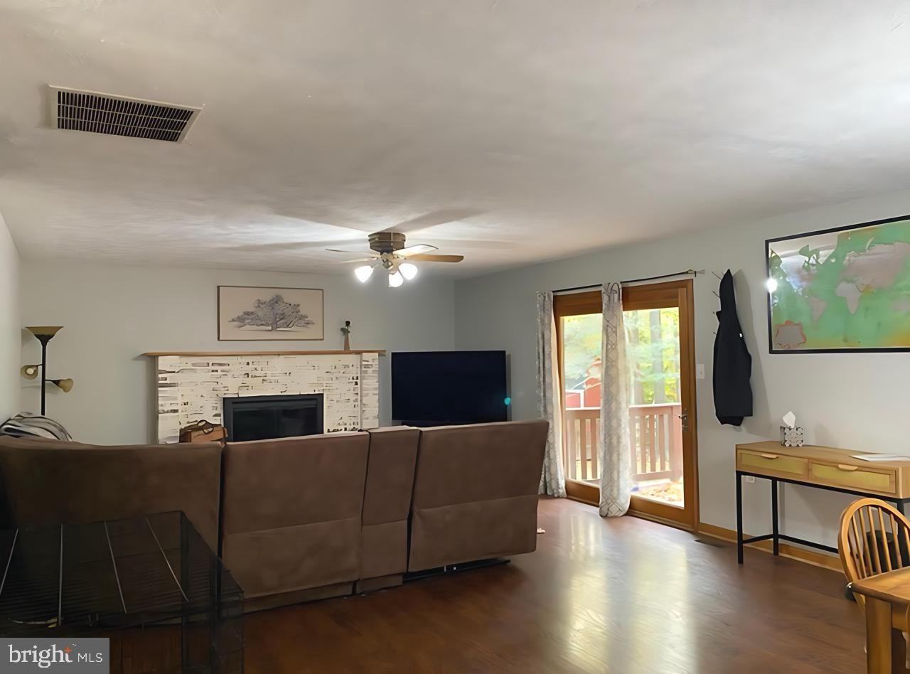 8624 Valley Dr - Photo 5 of 25