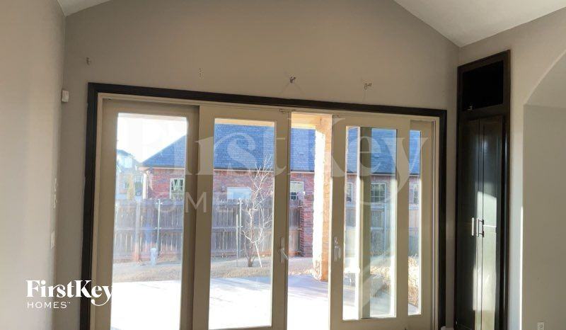 17313 Ridgewood Dr - Photo 4 of 11