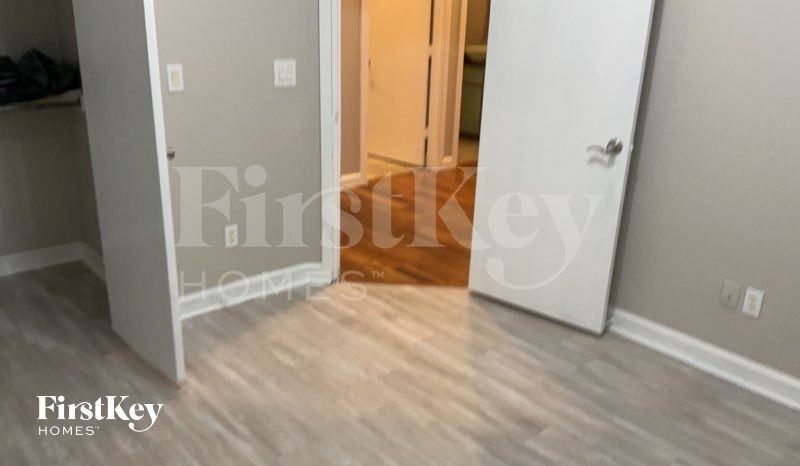 17313 Ridgewood Dr - Photo 7 of 11