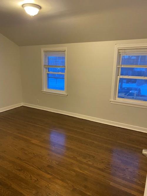 9924 S Hoxie Ave - Photo 2 of 12