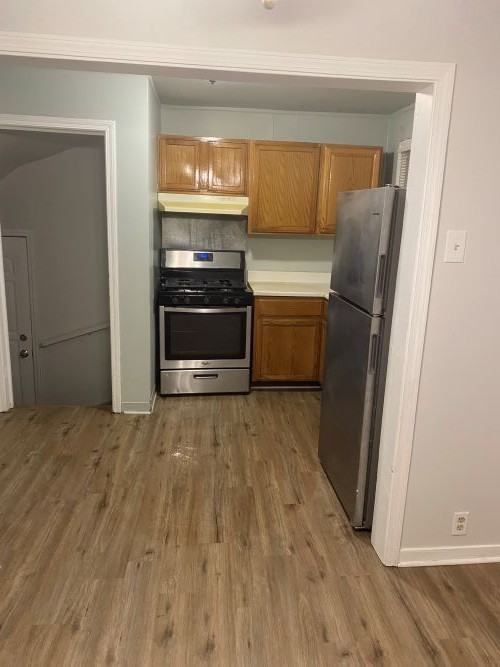 9924 S Hoxie Ave - Photo 3 of 12