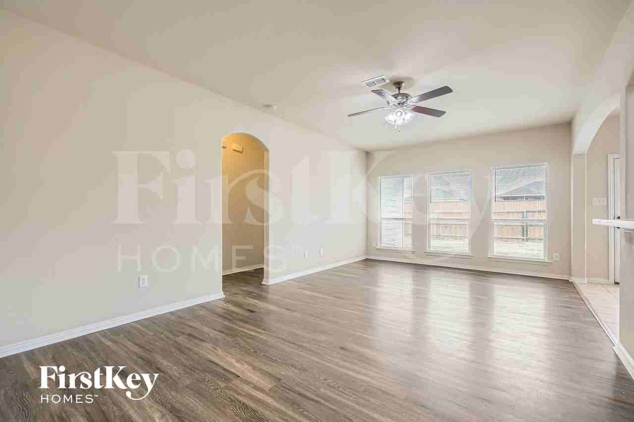 6728 Ohana Pl - Photo 4 of 28