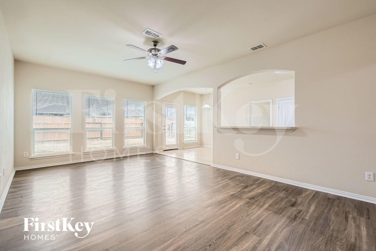 6728 Ohana Pl - Photo 5 of 28