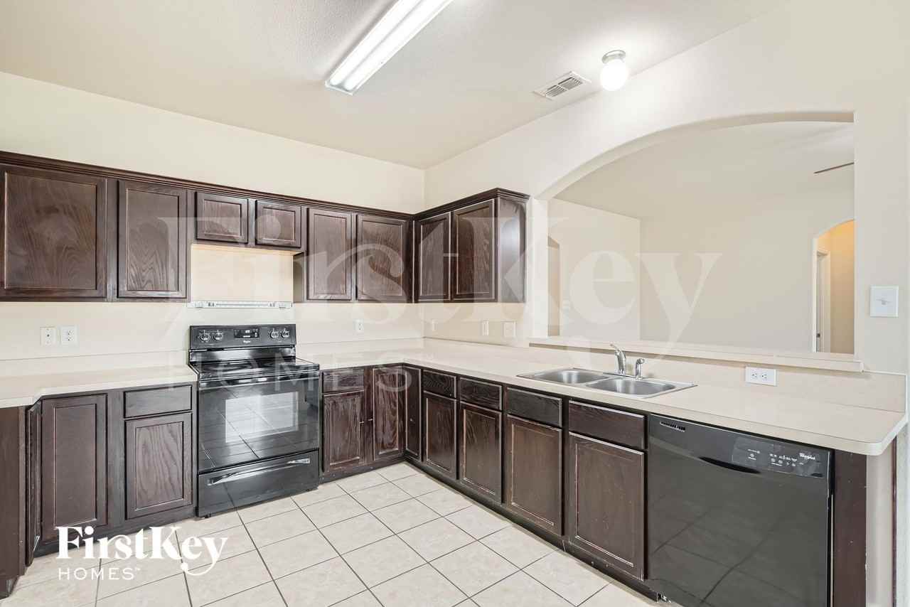 6728 Ohana Pl - Photo 7 of 28