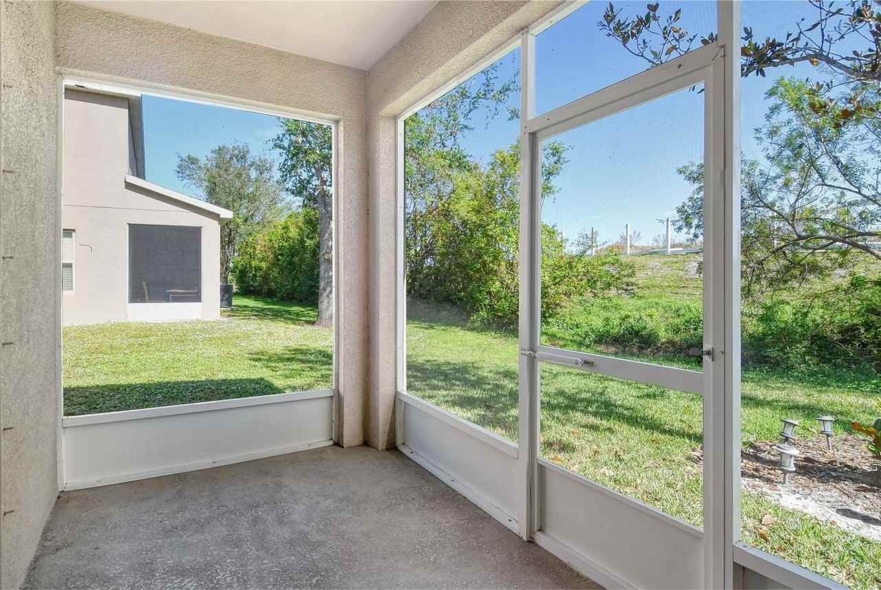 1262 Grantham Dr - Photo 7 of 46